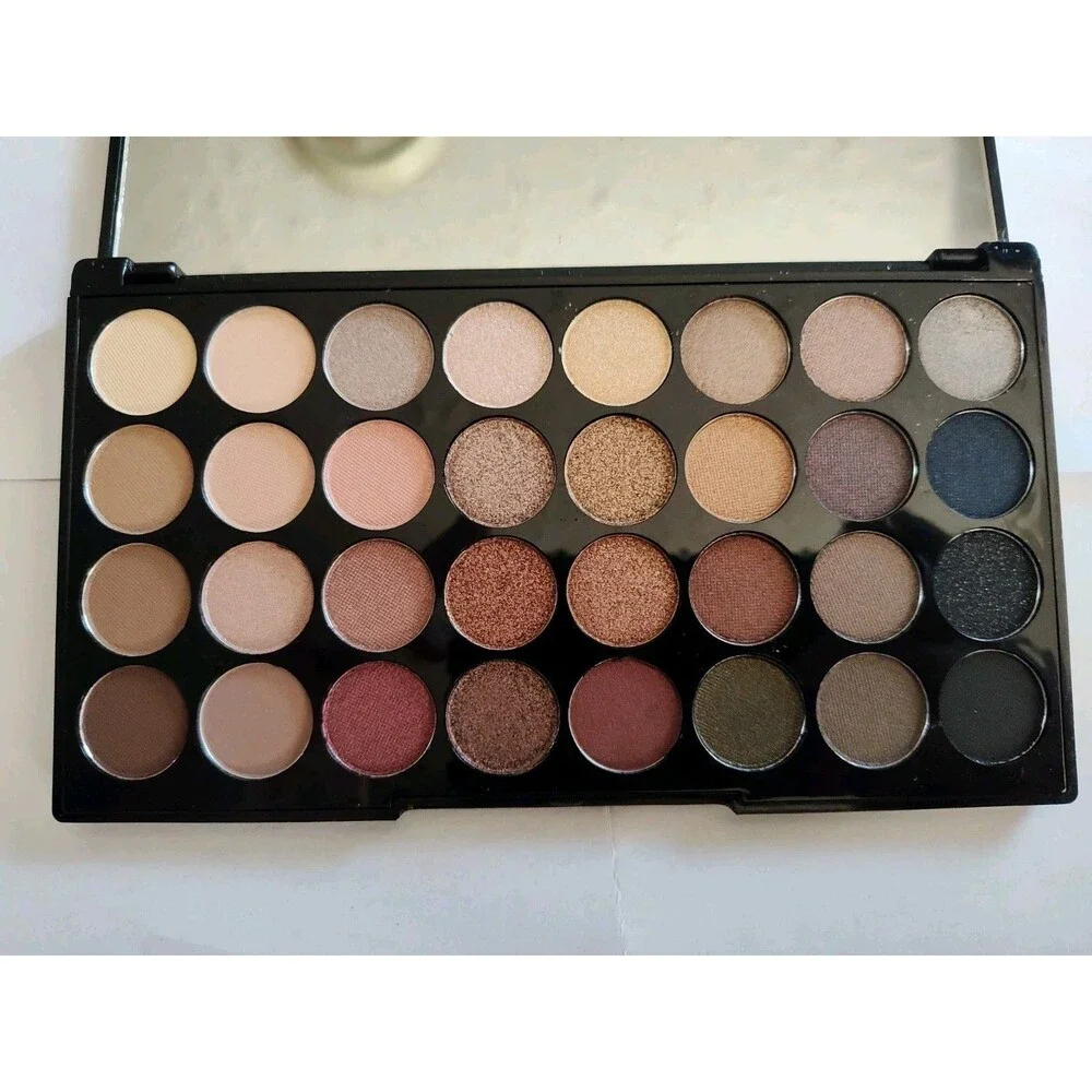Makeup Revolution FLAWLESS Ultra Eyeshadows ~ NEW IN BOX + FAST FREE SHIPPING - Picture 3 of 6